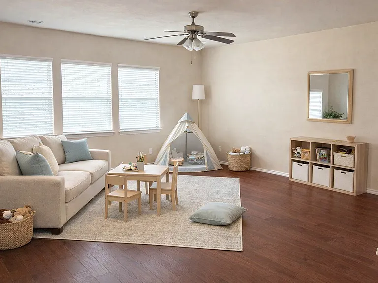 480 Spring Dr — Photo 12