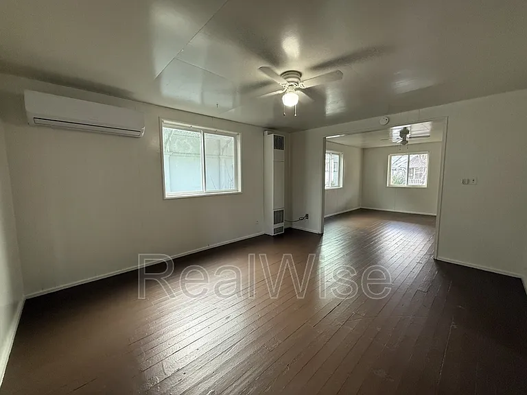 328 SE Lane Ave — Photo 10