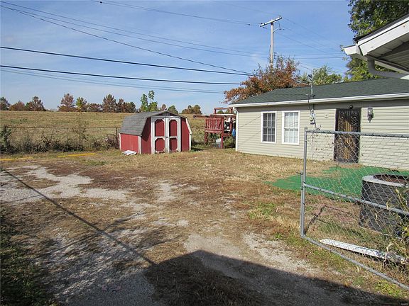4th image of 323 N 69th St