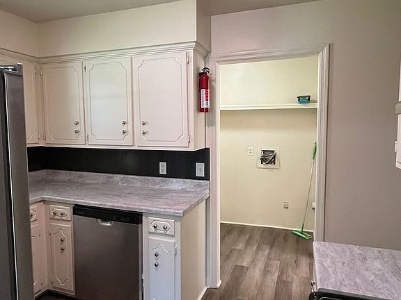5th image of 1419 Huntington Dr