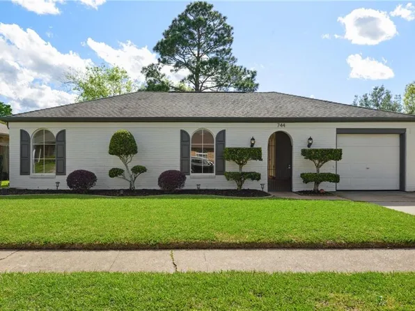 744 Holyoke Pl, Terrytown, LA 70056