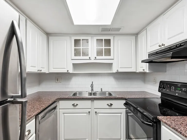 4609 W North B St #111 — Photo 4