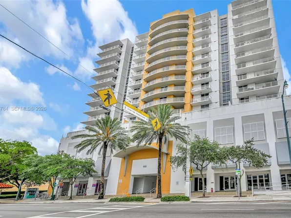 900 SW 8th St APT 908, Miami, FL 33130