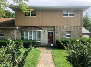 15W375 Concord St, Elmhurst, IL 60126