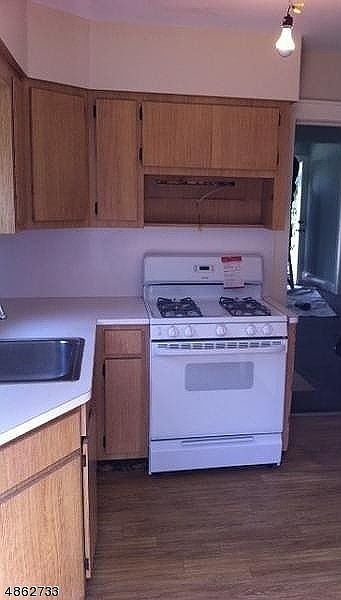 2nd image of 60 E Cedar St