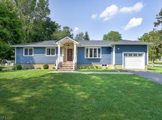 11 Wildwood Trl, Boonton, NJ 07005