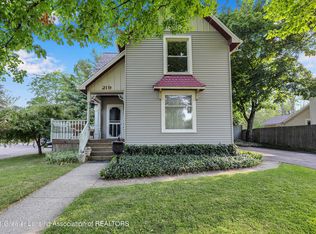 219 W Scott St, Grand Ledge, MI 48837