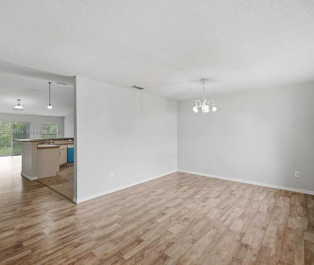 3 bed, 2.0 bath, $1,975 — Photo 4