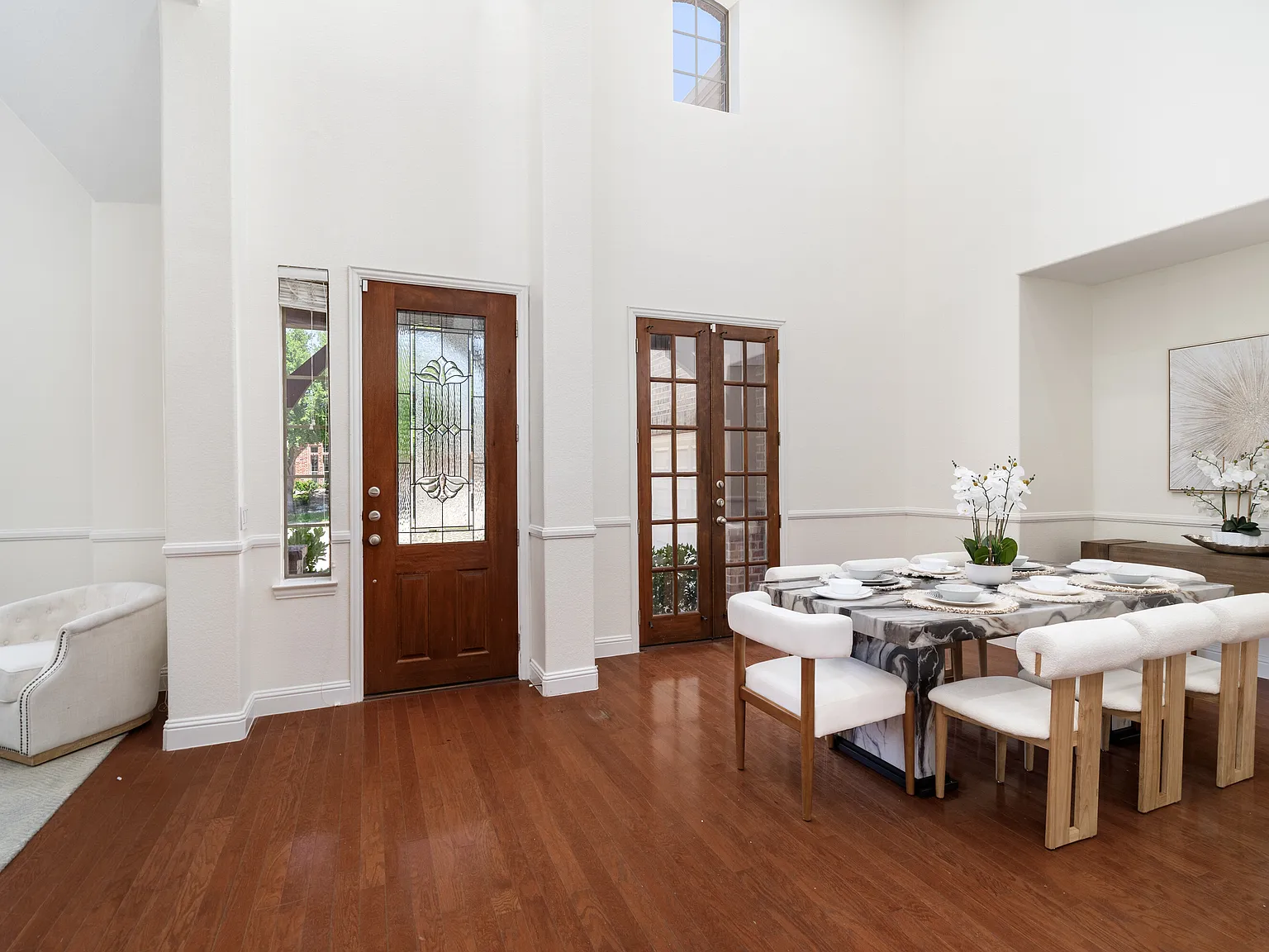 5 bed, 3.5 bath, 4101 sqft, $3,750 — Photo 2