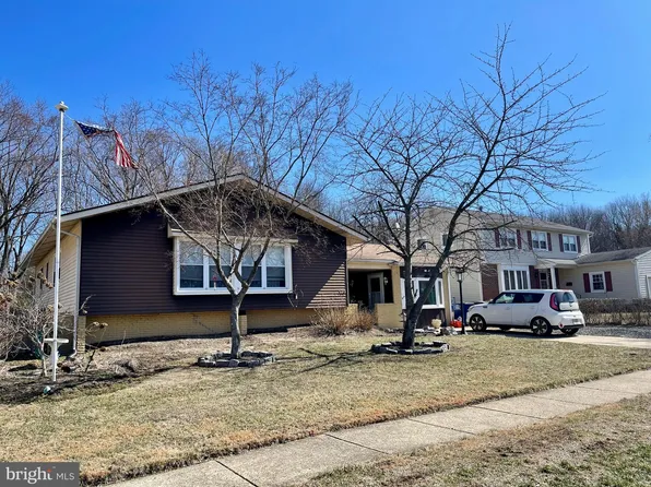 120 Canterbury Rd, Mount Laurel, NJ 08054