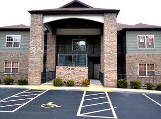 1101 Golf Dr, Branson West, MO 65737