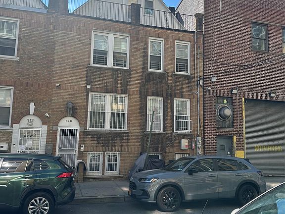 2nd image of 710 E 211th Street