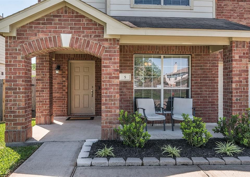 1st image of 5 Diamond Oak Dr
