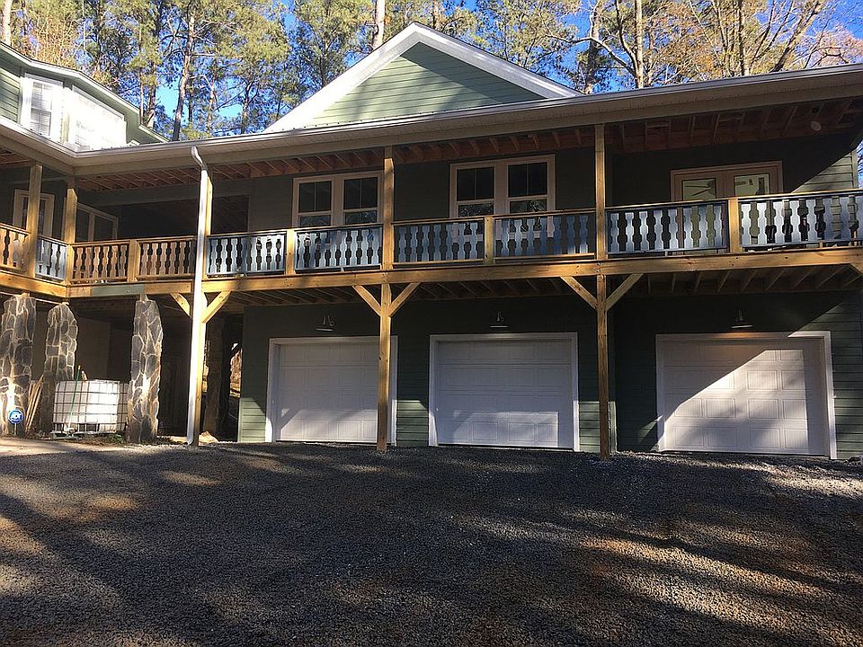 3 Car Garage & Mother In Law