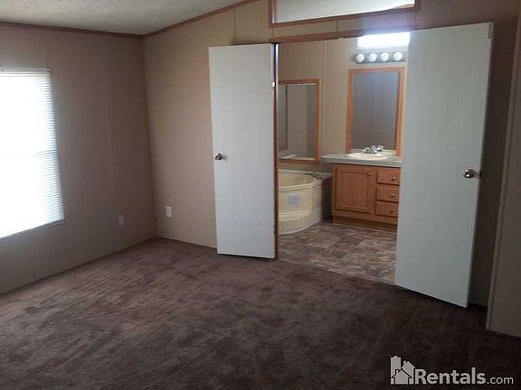 3rd image of 1111 Johns Dr