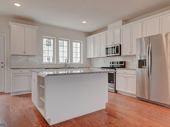 2nd image of 15 Braeburn Ct #1315