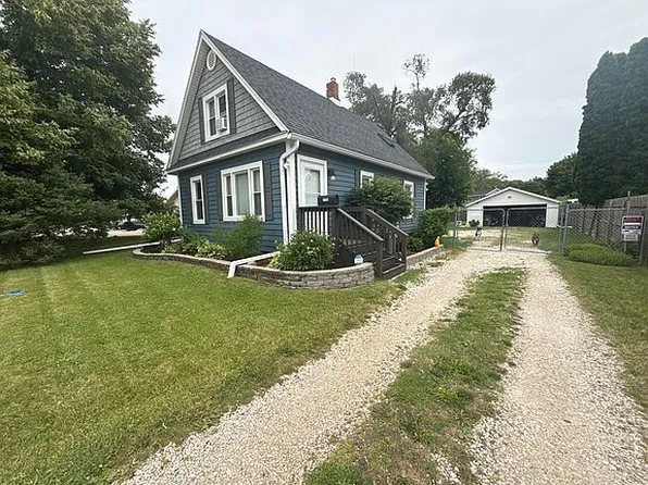 2206 Cedar St, Holt, MI 48842