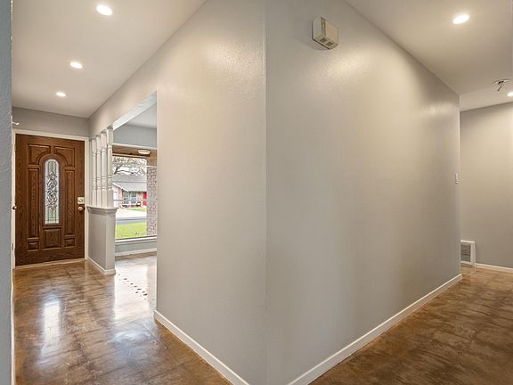 4th image of 2311 Falcon Hill Dr