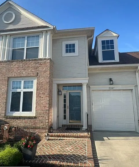 2247 Merion Pond #22 — Photo 1