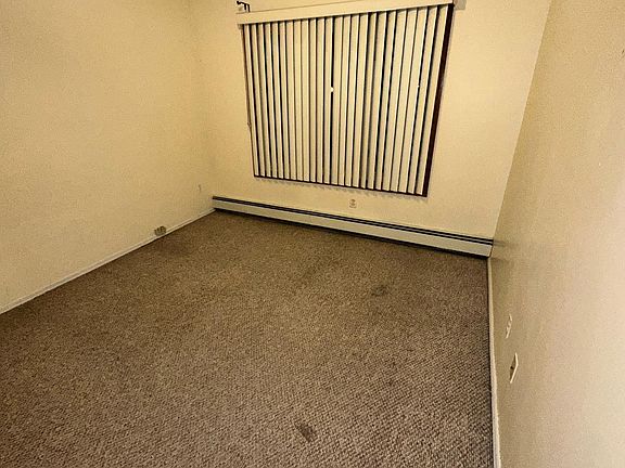4th image of 709 E Meadow Ave
