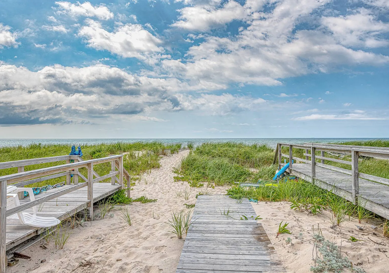 Adorable Beach Cottage with deeded Bay and Ocean Access — Photo 3