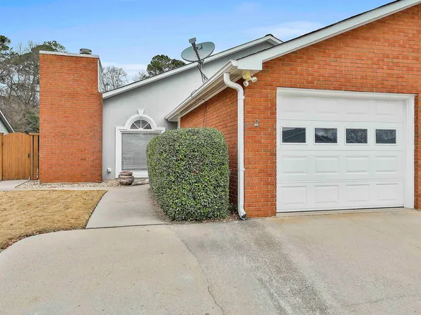 120 Courtyard Ln, Fayetteville, GA 30215