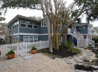 33 42nd Ave, Isle Of Palms, SC 29451