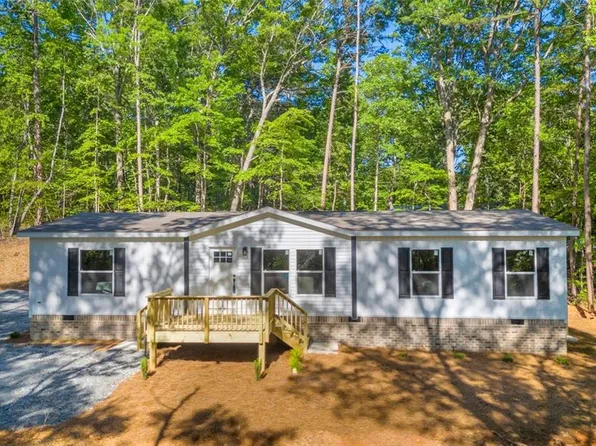 551 Fern Valley Trl NE, Clarkesville, GA 30523
