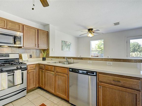 3rd image of 7421 Aspen Brook Dr
