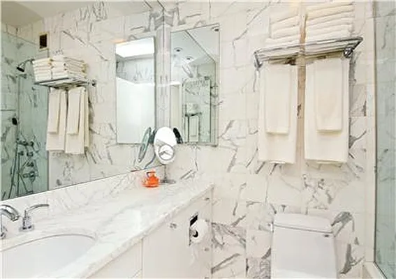 Sold by R New York | media 2