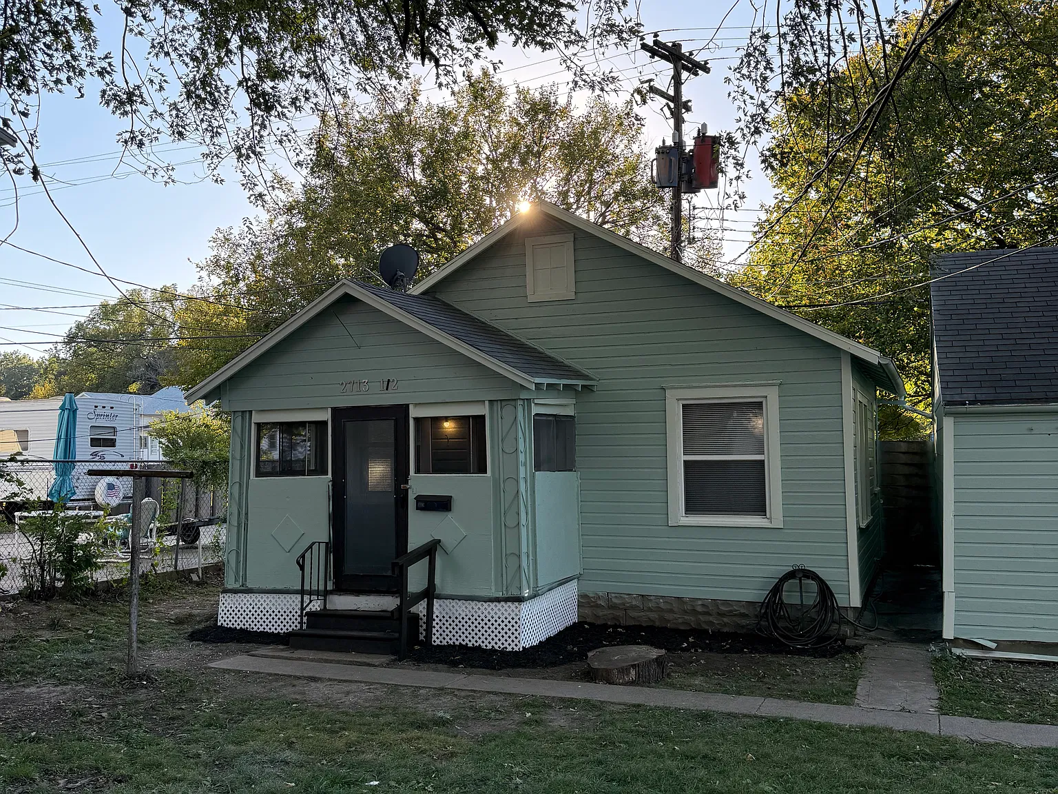 1 bed, $895 — Photo 1