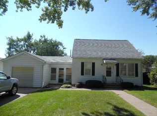 1821 13th Ave S, Clinton, IA 52732