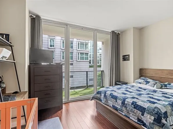 1200 Avenue At Port Imperial image 14 of 41