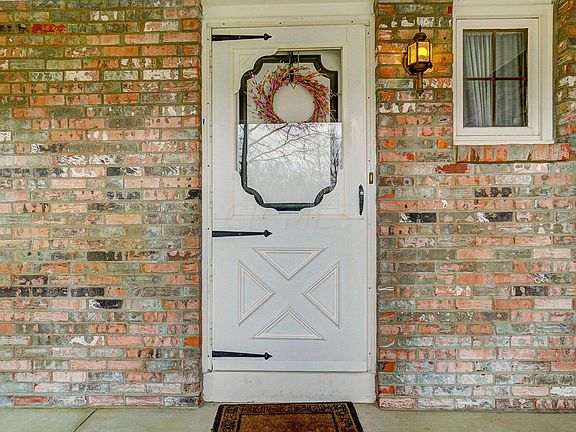 5th image of 47 Kim Ct W