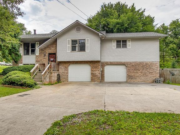 2nd image of 3836 Alderwood Dr