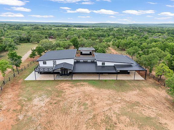 3rd image of 675 County Road 463