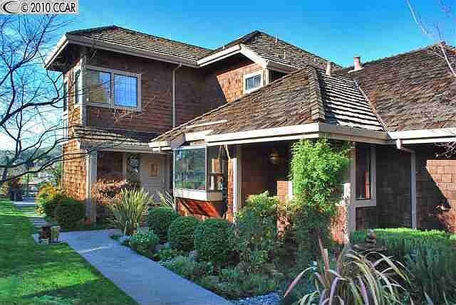 2nd image of 809 Redwood Dr