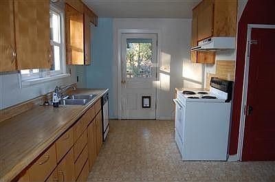 4th image of 348 E Poplar St