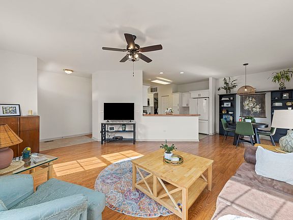 5th image of 16346 Crescent Lake Dr