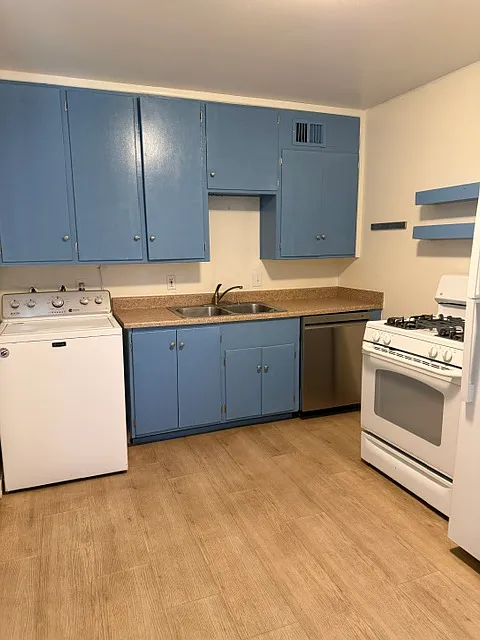 3 bed, 1050 sqft, $1,900 — Photo 4