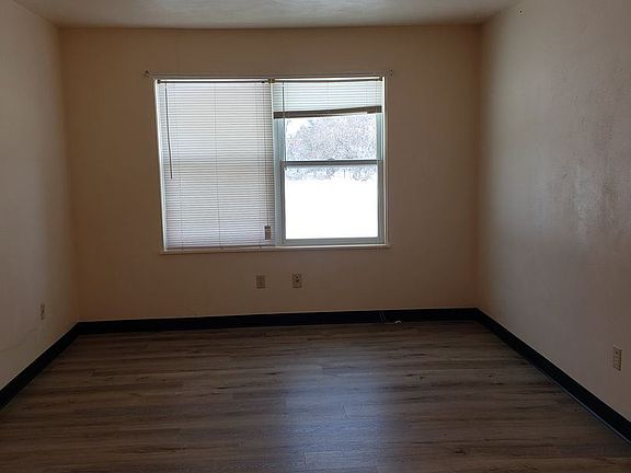 2nd image of 1313 Gardenette Dr #4