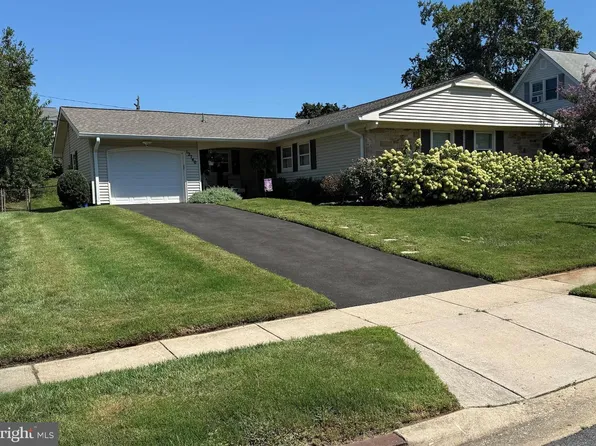 12740 Holiday Ln, Bowie, MD 20716