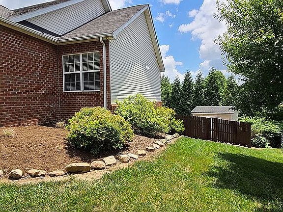 5th image of 110 Buckingham Ln