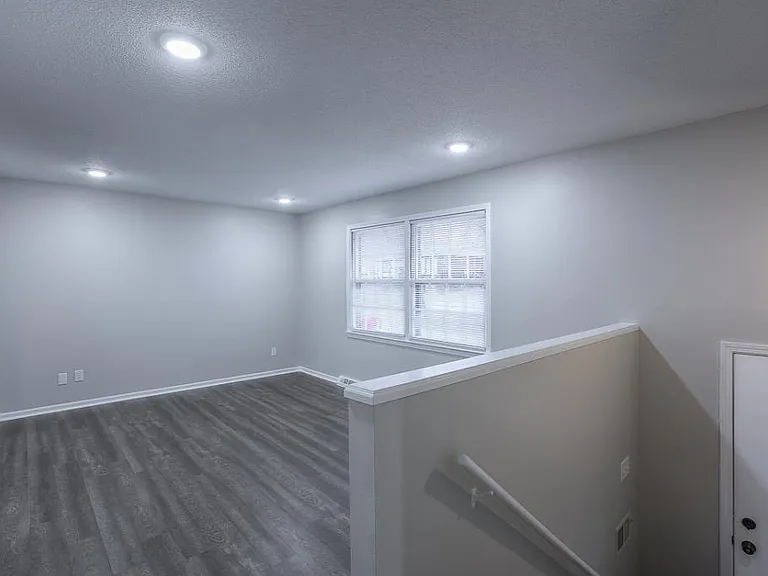 6725 NW Hilldale Dr — Photo 4