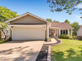 533 Rancho Ln, Florissant, MO 63031