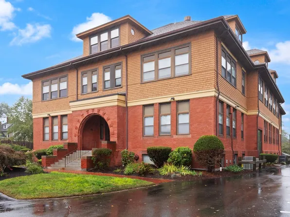 110 South Ave APT 2, Whitman, MA 02382