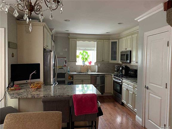 5th image of 1455 E 65th St