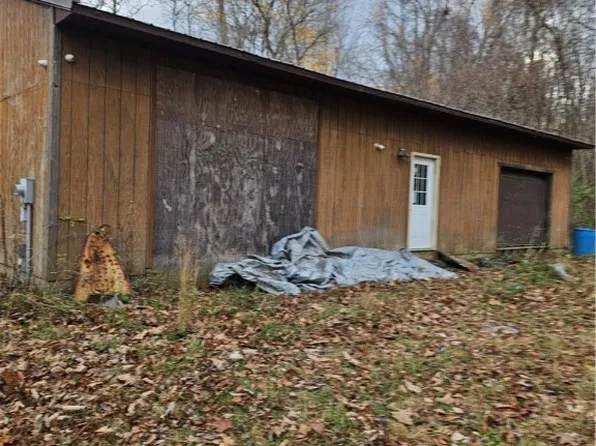 2866 McMackin Rd, Madison, OH 44057