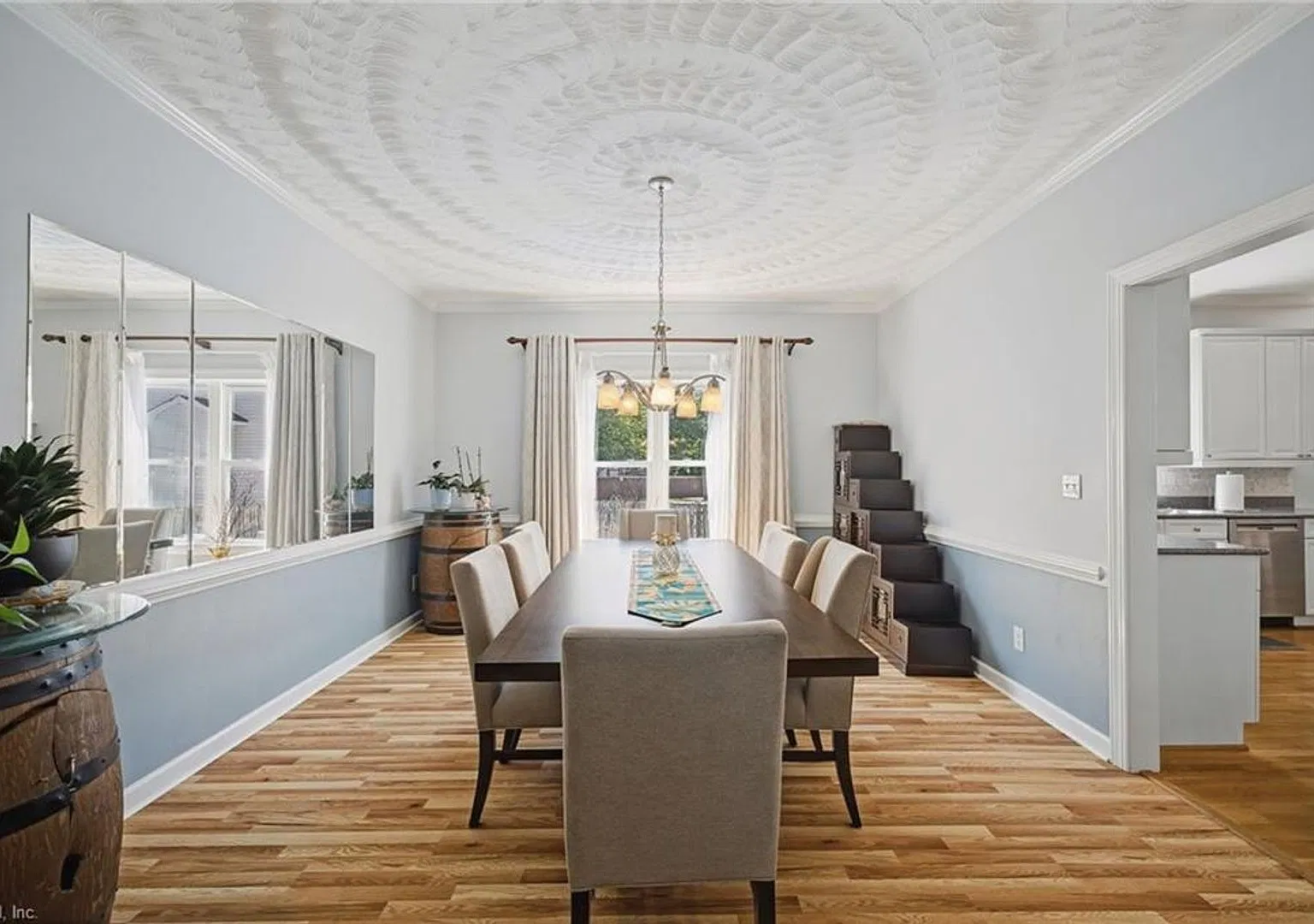 5-bedroom oasis — Photo 3