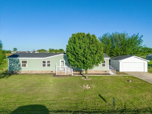 1104 Spring Shower Dr, Krum, TX 76249
